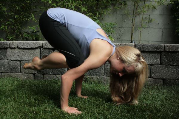 Crow-Yoga-Pose-Bakasana
