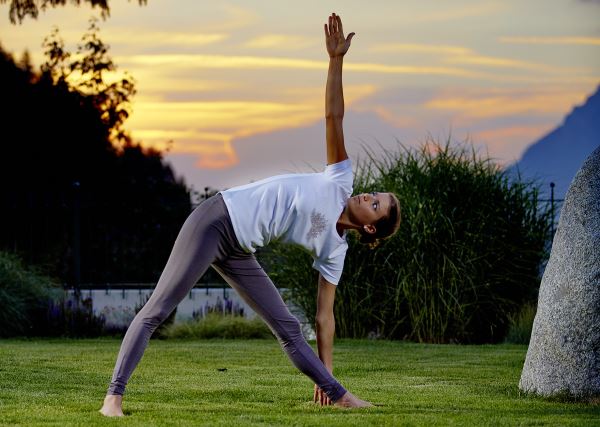 Triangle-Yoga-Pose-Trikonasana-Pose